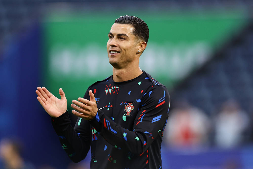 欧博注册- C罗在独行侠比赛中重要助攻，险胜引发热议！赛场气氛高涨