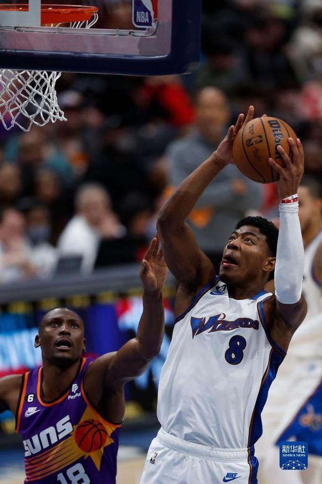 赛前体能课后，华盛顿奇才更衣室发声备战欧篮联，赛场秩序良好，训练强度明显提升的简单介绍